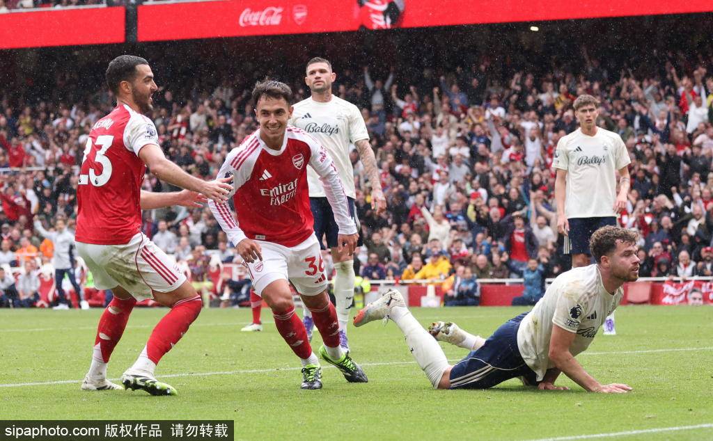 贝尼特斯现身欧冠，诺丁汉森林老板与传奇教头的未来联想